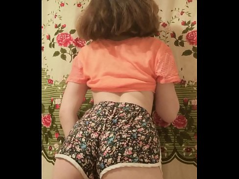 ❤️ Sexet ung babe laver en striptease ved at filme sine shorts på kamera Porno fb at da.raceporn.ru ❌❤